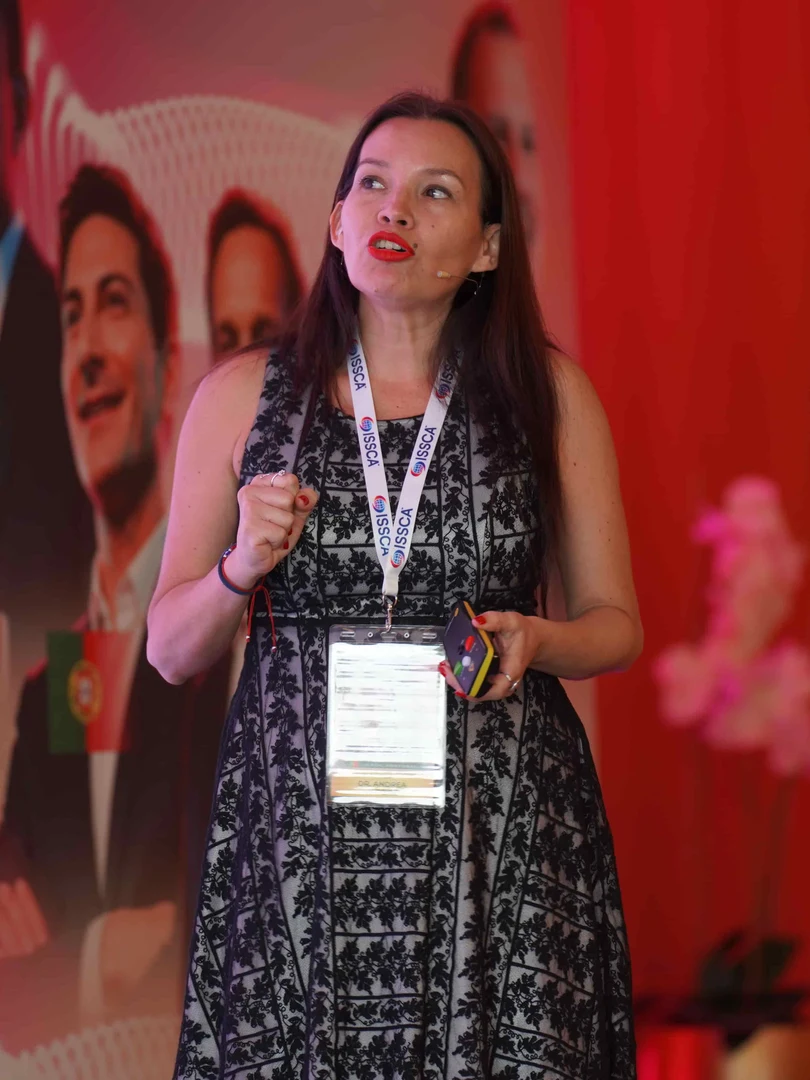 Dr. Andrea Lapeire speaking at an ISSCA congress