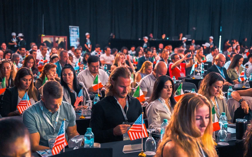 Physicians from more than 30 countries at an ISSCA international conference
