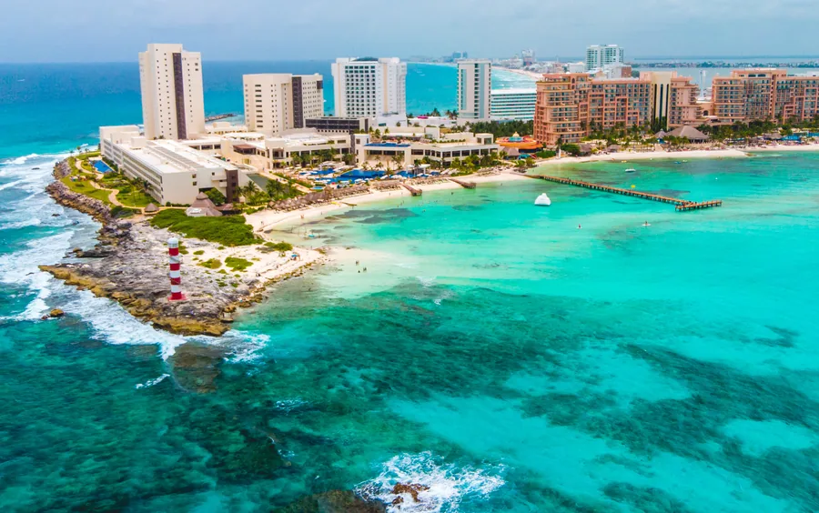 Aerial view of the Canc&uacute;n hotel zone, host city of the ISSCA 125 Global Summit